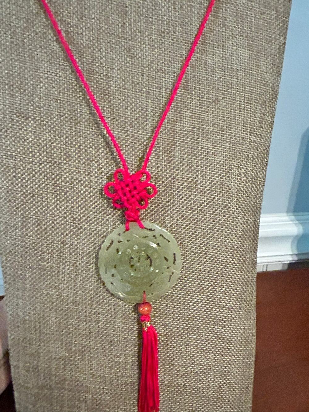 Chinese Hand Carved Green Jadeite Jade Pendant Necklace Red Cord
